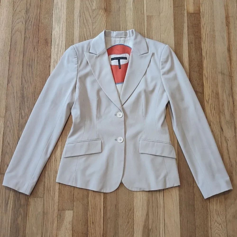 Sandra Angelozzi tan fitted women's suit jacket